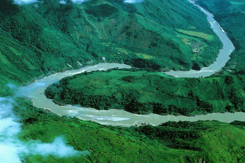 雅鲁藏布江峡谷