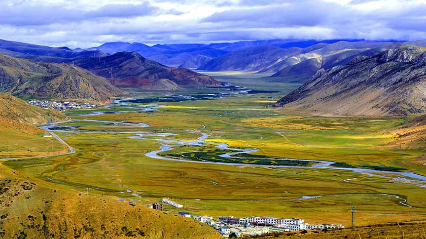 西藏然乌镇来古村