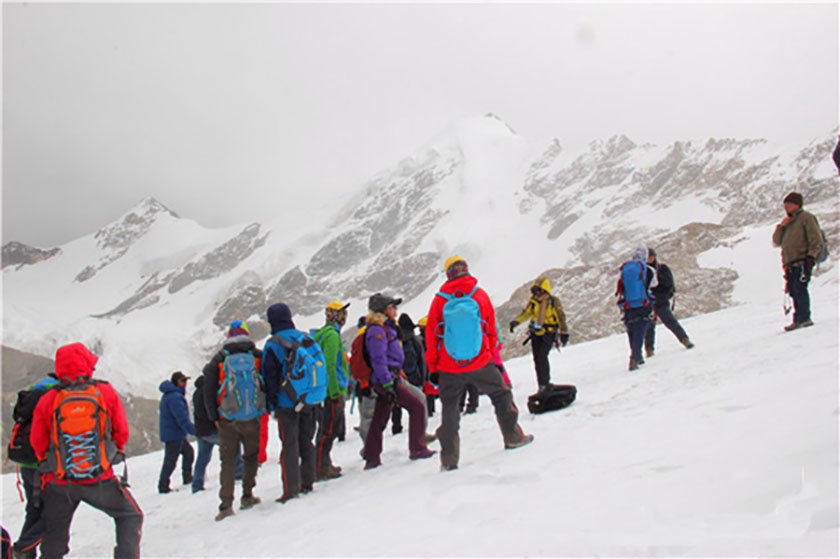西藏雪古拉峰登山活動