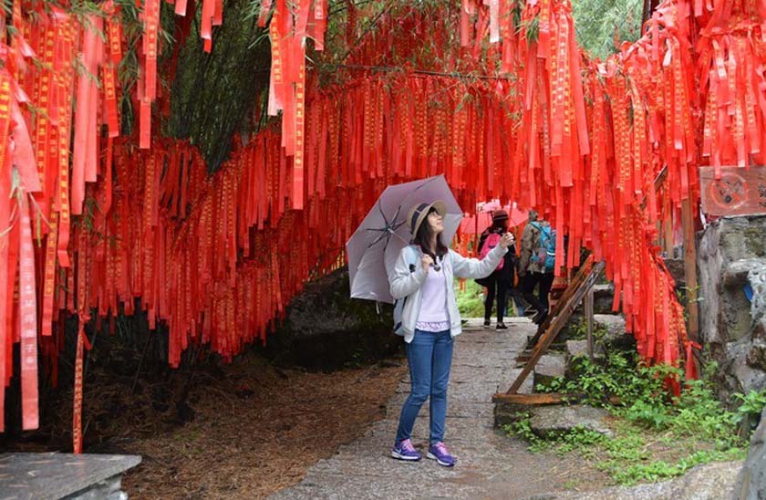 卡定沟游客