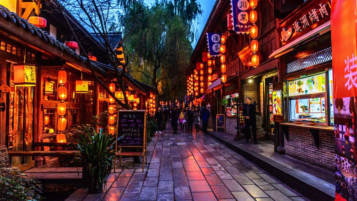 成都3天2晚纯玩旅行团：成都大熊猫基地・三星堆博物馆・锦里古街深度游・四川美食