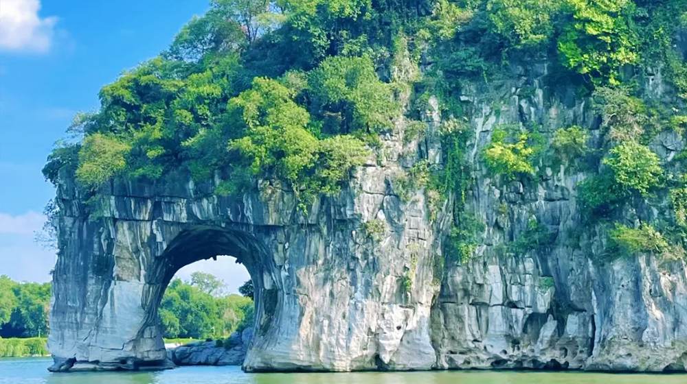 中國經典文化之旅·北京+西安+桂林+上海10天9晚外賓跟團遊