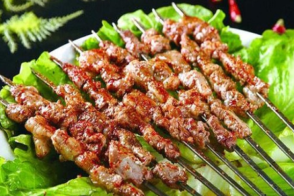新疆烤羊肉串