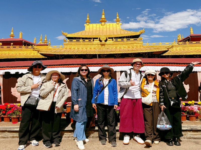 西藏旅游游客照