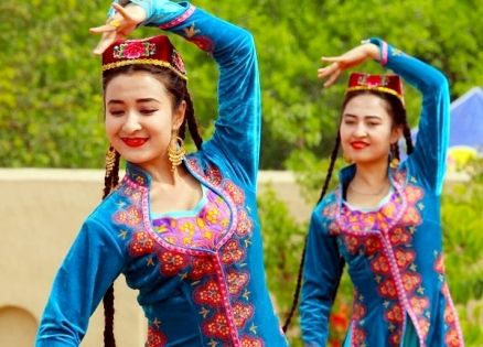 吾爾族服飾與新疆攝影旅遊 - 新疆旅拍寫真