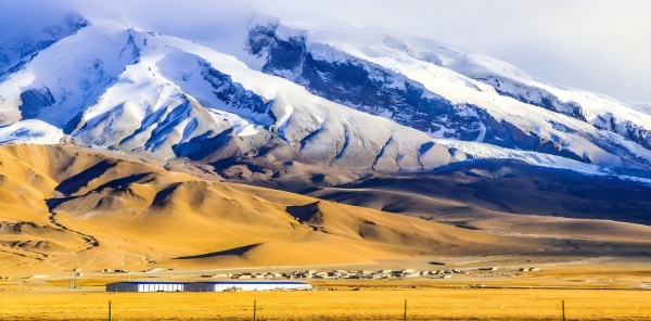 kashpamir-plateau-in-xinjiang-(1)-c28bt8(1)