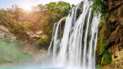 雲南貴州8日深度遊｜麗江古城·玉龍雪山·大理洱海·苗侗風情·黃果樹瀑布全景