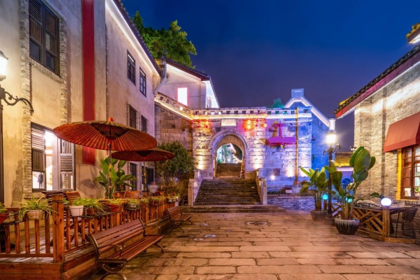 重慶成都6日行程｜武隆天生三橋-李子壩輕軌-熊貓基地-樂山大佛