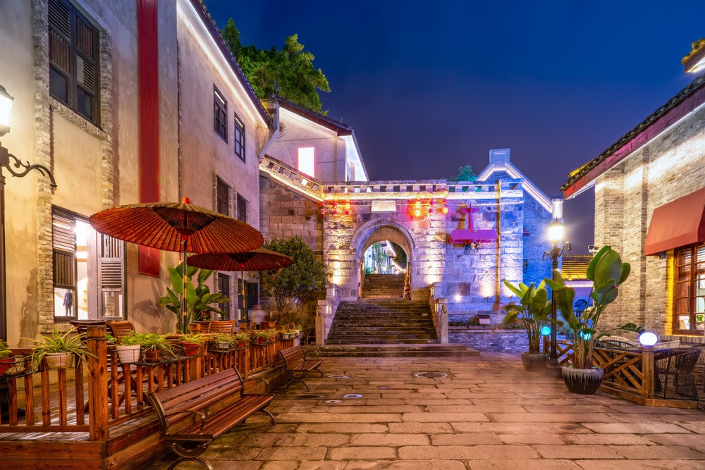 重慶成都6日行程｜武隆天生三橋-李子壩輕軌-熊貓基地-樂山大佛