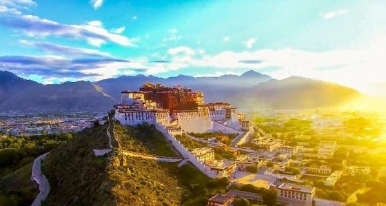 西藏豪華之旅：與西藏域龍旅行社一起踏上世界屋脊的夢幻征程