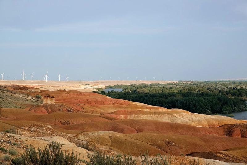 形态各异的五彩滩