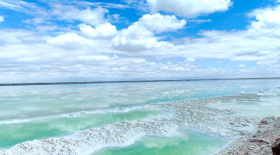 察爾汗鹽湖