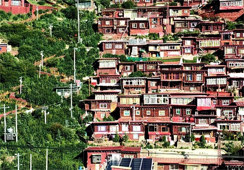 甘南川西北環線八日遊｜拉卜楞寺、郎木寺、扎尕那、色達佛學院深度之旅