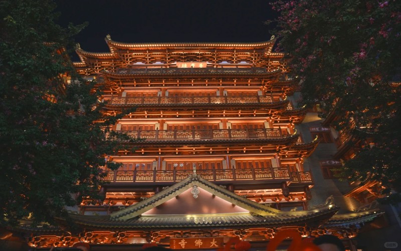 重走絲路|烏魯木齊+吐魯番+敦煌+嘉峪關+張掖+西寧+青海湖+茶卡鹽湖+西寧絲綢之路經典10日遊