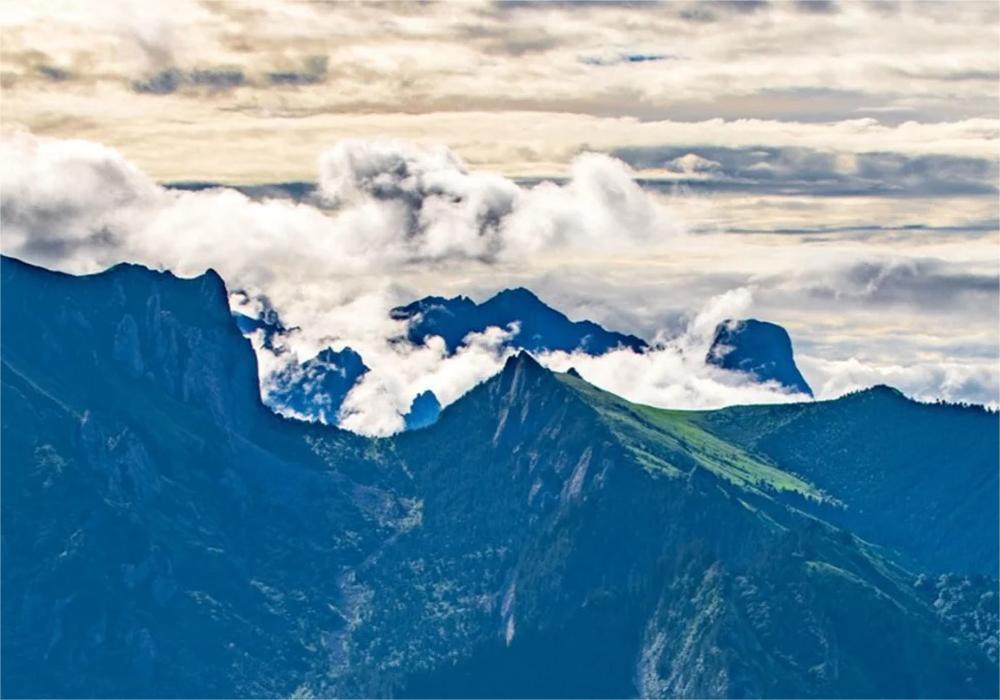 麥積山石窟·官鵝溝·尋夢香巴拉雙飛8日遊｜甘南川西北深度人文與自然之旅