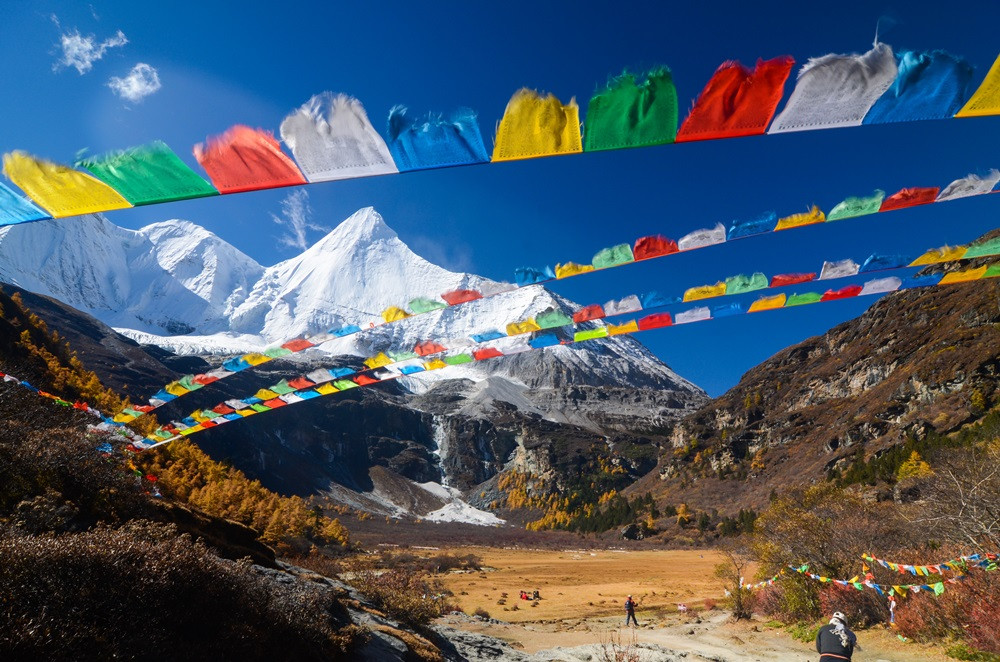 【四稻傳奇】5日遊 |魚子西·塔公草原·墨石公園·四姑娘山