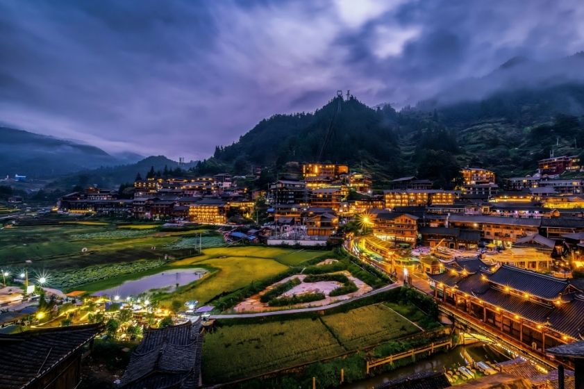 貴州山水秘境5日深度體驗：黃果樹瀑布·小七孔·西江千戶苗寨