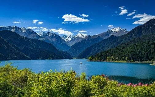 闯进上帝的调色盘！天山天池蓝到不像真实存_2_赛文在地球_来自小红书网页版