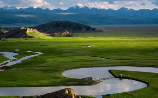 巴音布鲁克｜果然还是导演会选地方_1_露营小夫妻_来自小红书网页版