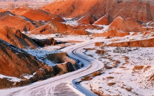 雪后的七彩丹霞1-1024x682