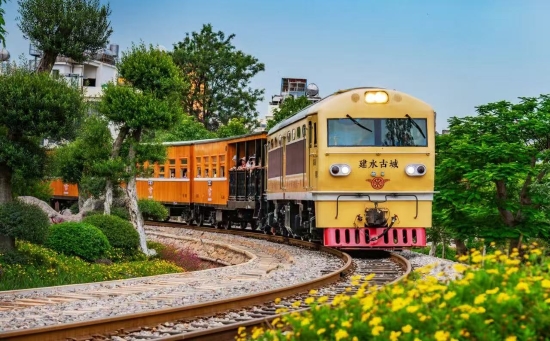 建水古城小火車