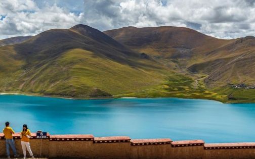 西藏8月旅遊:盛夏淨土的藍天白雲與人文風華