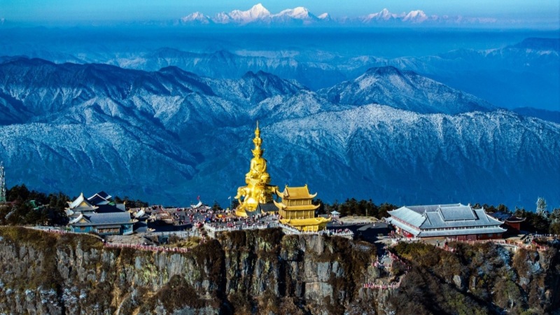 金顶与贡嘎同框