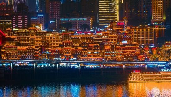 重慶晚上怎麼玩？一篇看懂重慶夜景、美食、酒吧全攻略