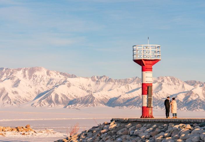 賽里木湖冬季日出