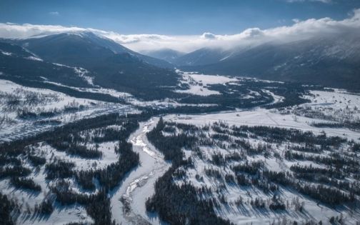 航拍视角❄️闯入了冬天的喀纳斯冰雪世界_1_= , =_来自小红书网页版