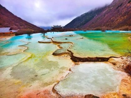 九寨溝景區全攻略：開放時間、季節特色、遊覽路線完全指南