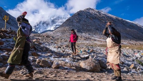 岡仁波齊 vs 珠峰大本營：選哪個？時間、體力與體驗比較