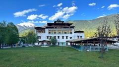 林芝酒店怎麼選？各區域住宿價格與選擇全攻略