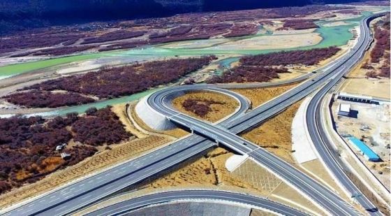 從拉薩公路前往林芝：三大核心路線詳解與遊覽指南