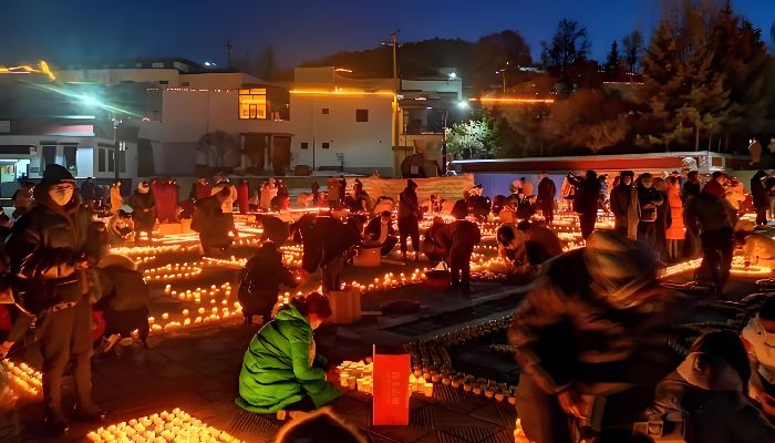酥油花燈節八廓街夜景