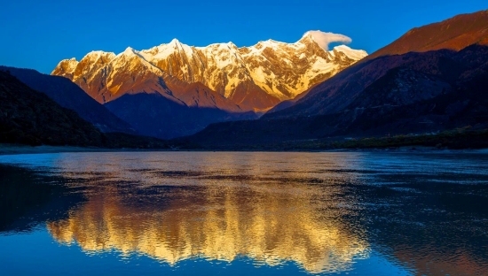 南迦巴瓦日照金山