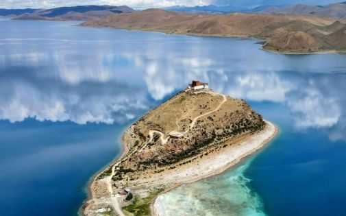 去羊湖最佳旅遊時間｜5-10月黃金時段與光影攻略