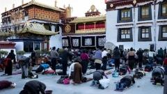 西藏風俗與禁忌：旅人必讀的文化禮儀指南