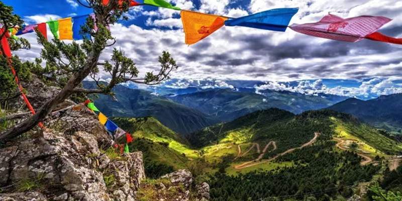 都生欽朗扎神山