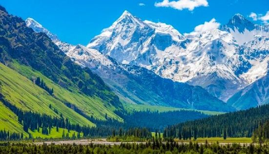 新疆天山最全旅行指南：位置與行程規劃詳解