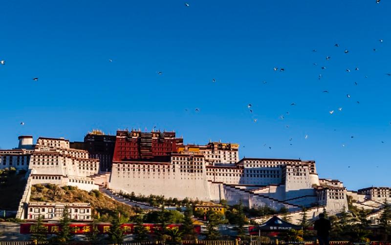 拉萨布达拉宫日出