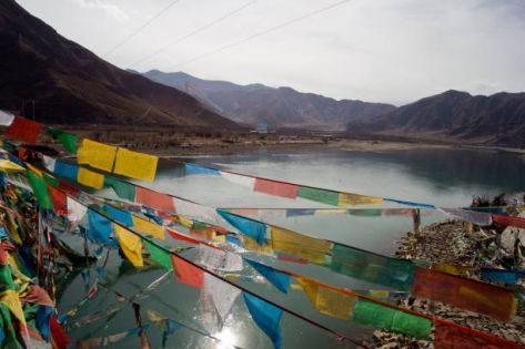 從山神到眾生 拉薩如何在信仰、自然與生活之間形成自身的文明樣貌