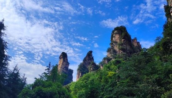 張家界6月天氣怎麼應對？穿衣、遊玩、省錢全攻略