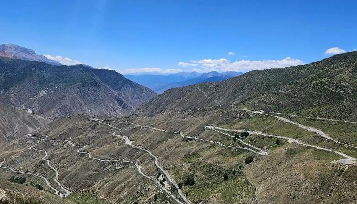 業拉山七十二拐