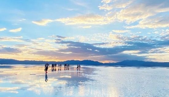 茶卡鹽湖門票全攻略 - 淡旺季票價、優惠政策與景區收費說明