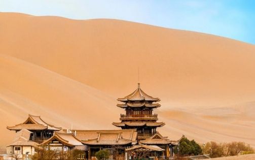 敦煌明沙山月泉景区月泉亭