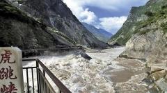 雲南虎跳峽深度遊玩全攻略：走進金沙江畔的雄奇秘境