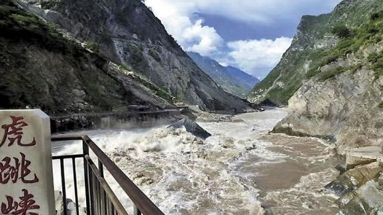 雲南虎跳峽深度遊玩全攻略：走進金沙江畔的雄奇秘境