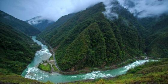 雲南特色旅遊區攻略：怒江大峽谷、沙溪古鎮與瑞麗芒市深度玩法