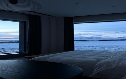 賽里木湖酒店推薦:湖景房真實評測+住宿選擇全攻略(逸扉/亞朵/星空營地)